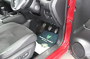 Used 2016 Nissan Qashqai N-Vision Red - Interior and Exterior details 18