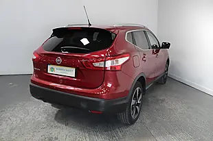Used 2016 Nissan Qashqai N-Vision Red - Interior and Exterior details 6