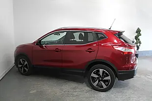 Used 2016 Nissan Qashqai N-Vision Red - Interior and Exterior details 7