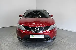 Used 2016 Nissan Qashqai N-Vision Red - Interior and Exterior details 9