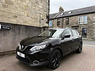 Used 2016 Nissan Qashqai Tekna Black - Interior and Exterior details 10