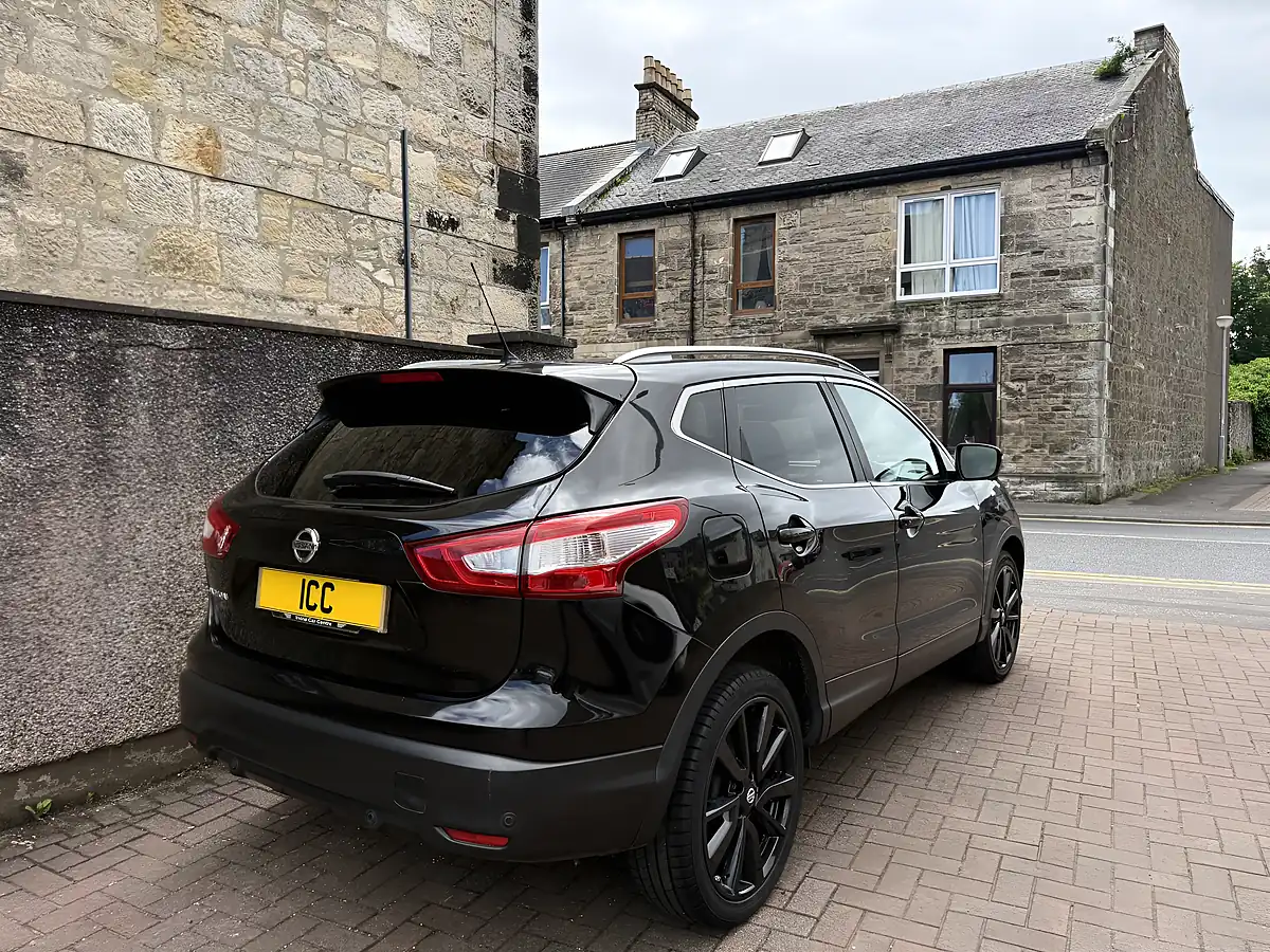 Used 2016 Nissan Qashqai Tekna Black - Interior and Exterior details 2