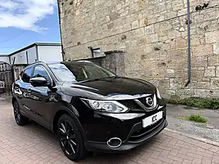 Used 2016 Nissan Qashqai Tekna Black - Interior and Exterior details 3