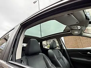 Used 2016 Nissan Qashqai Tekna Black - Interior and Exterior details 9