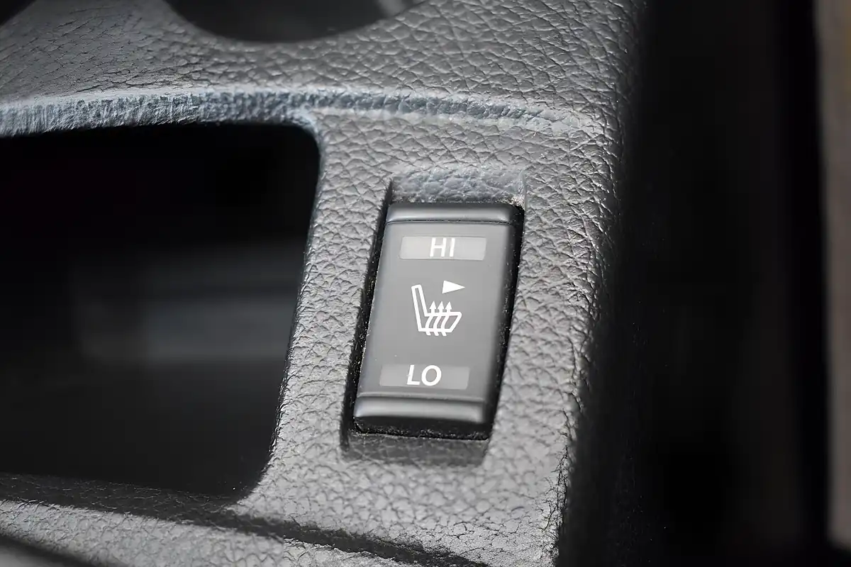 Used 2016 Nissan Qashqai Tekna Black - Interior and Exterior details 16