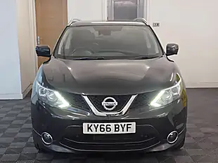 Used 2016 Nissan Qashqai Tekna Black - Interior and Exterior details 2