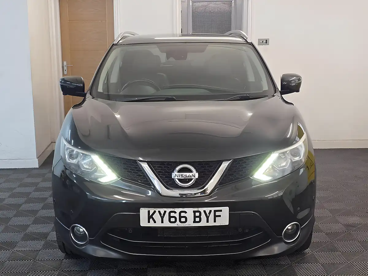 Used 2016 Nissan Qashqai Tekna Black - Interior and Exterior details 2