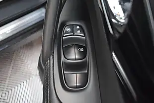 Used 2016 Nissan Qashqai Tekna Black - Interior and Exterior details 20