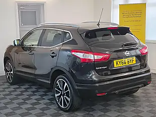 Used 2016 Nissan Qashqai Tekna Black - Interior and Exterior details 6