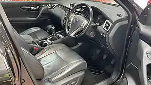 Used 2016 Nissan Qashqai Tekna Black - Interior and Exterior details 10