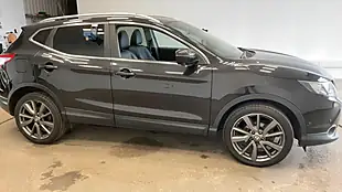 Used 2016 Nissan Qashqai Tekna Black - Interior and Exterior details 3
