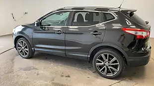 Used 2016 Nissan Qashqai Tekna Black - Interior and Exterior details 7