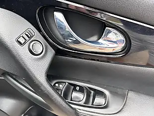 Used 2016 Nissan Qashqai Tekna Black - Interior and Exterior details 12