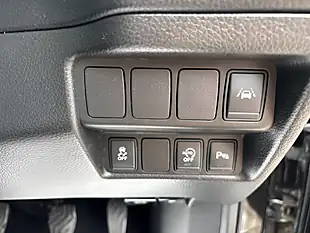Used 2016 Nissan Qashqai Tekna Black - Interior and Exterior details 14