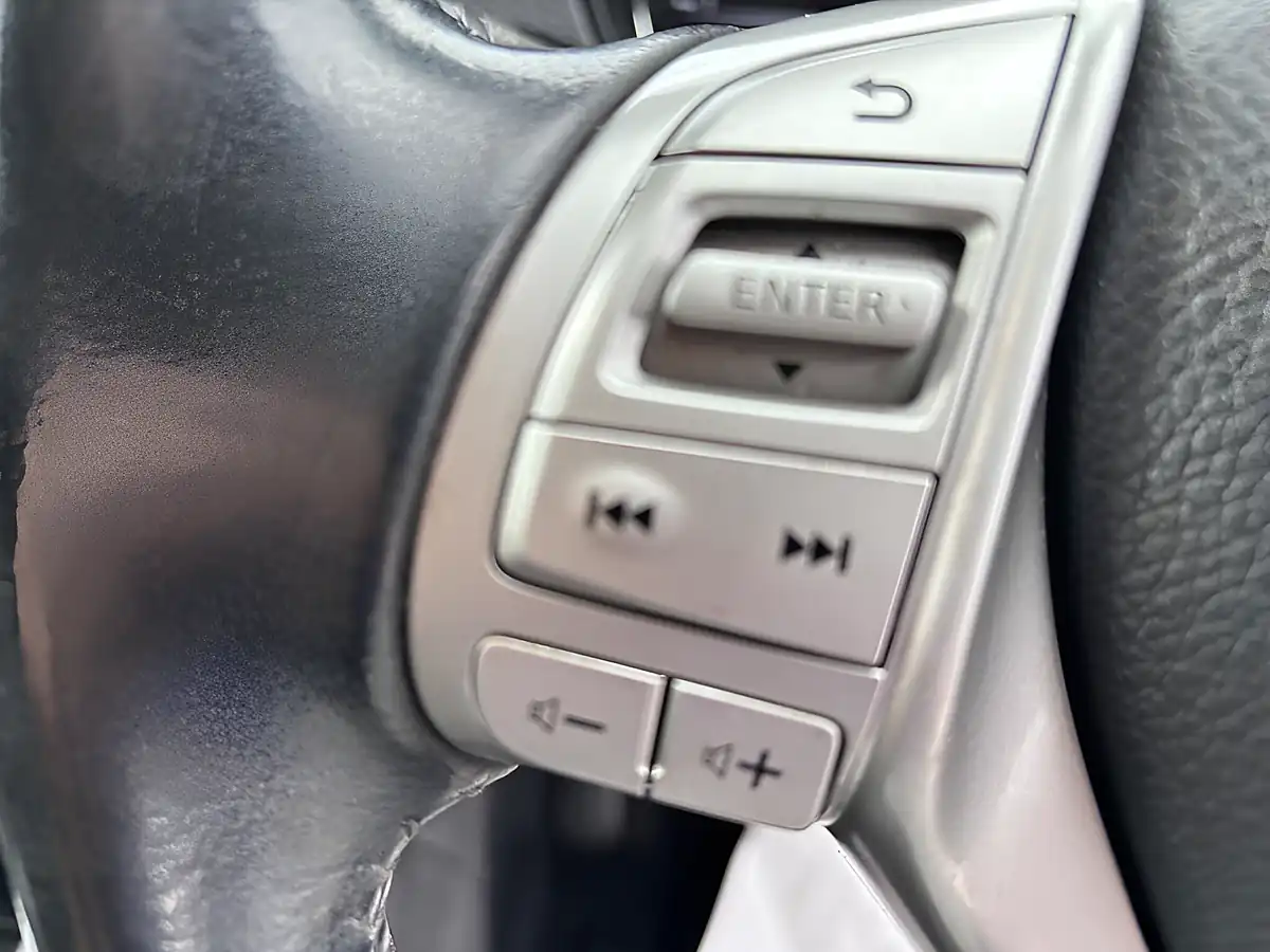 Used 2016 Nissan Qashqai Tekna Black - Interior and Exterior details 15