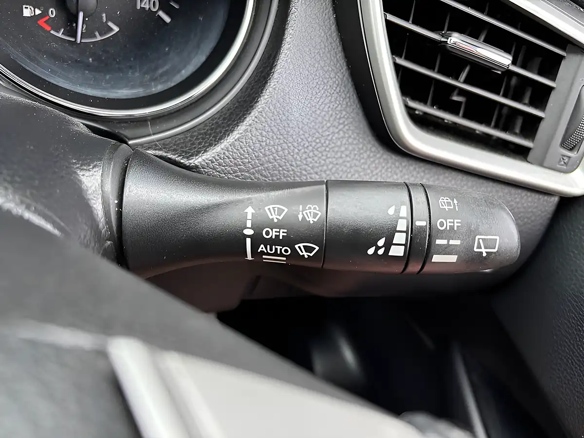Used 2016 Nissan Qashqai Tekna Black - Interior and Exterior details 18