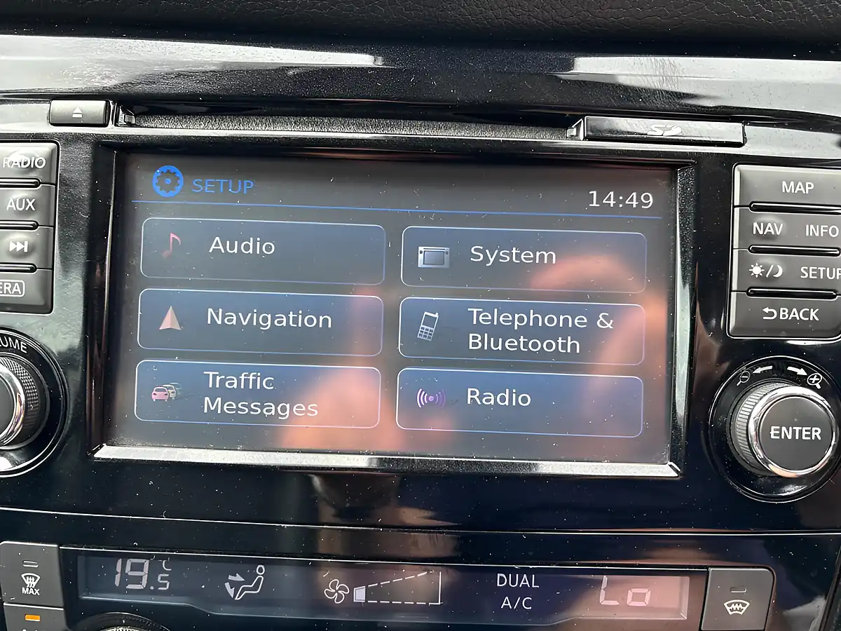 Used 2016 Nissan Qashqai Tekna Black - Interior and Exterior details 20