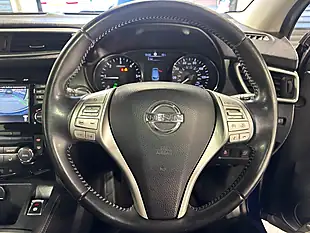 Used 2016 Nissan Qashqai Tekna Blue - Interior and Exterior details 14