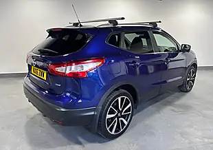 Used 2016 Nissan Qashqai Tekna Blue - Interior and Exterior details 3