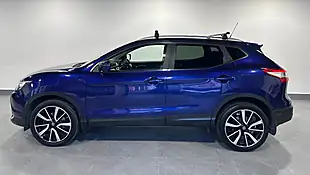 Used 2016 Nissan Qashqai Tekna Blue - Interior and Exterior details 5