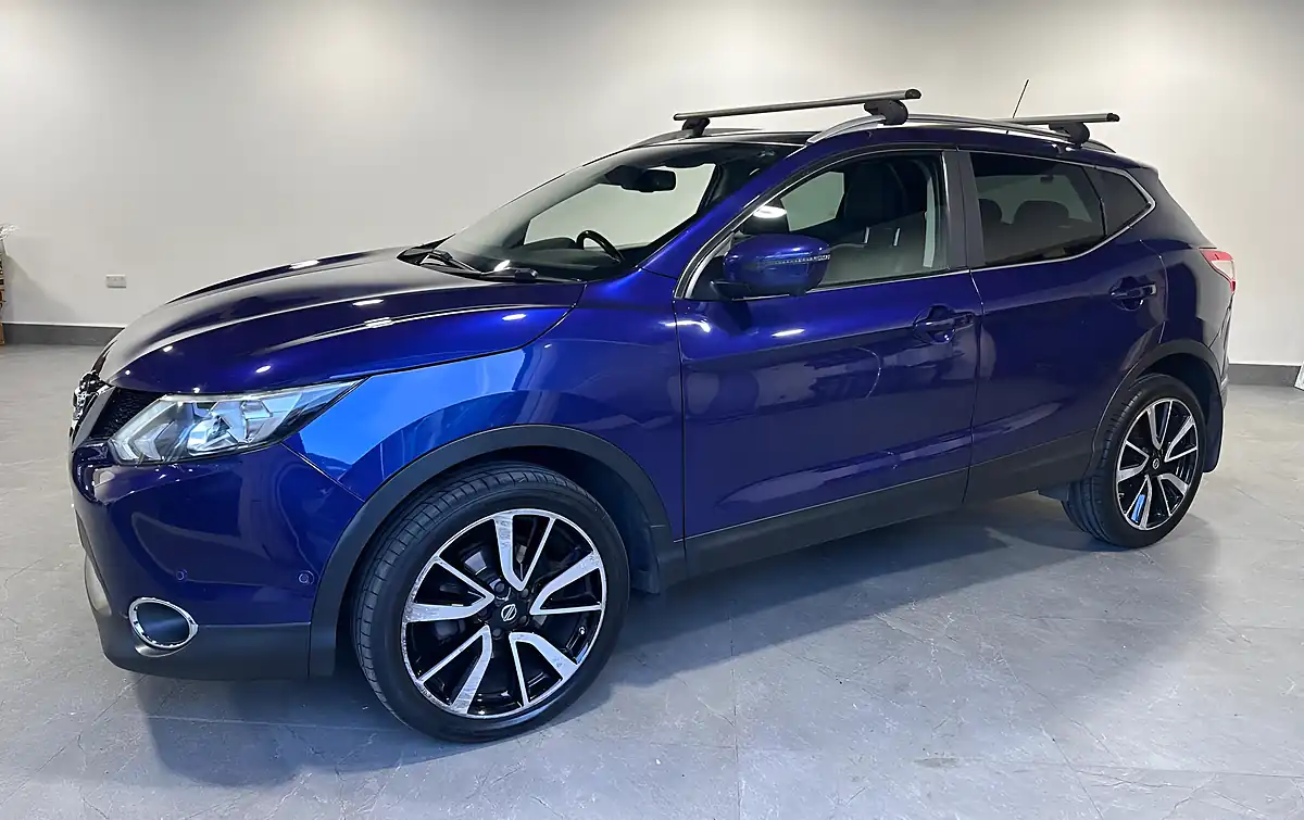 Used 2016 Nissan Qashqai Tekna Blue - Interior and Exterior details 6