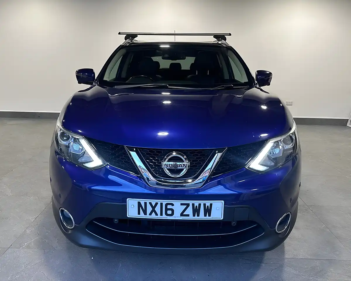 Used 2016 Nissan Qashqai Tekna Blue - Interior and Exterior details 7