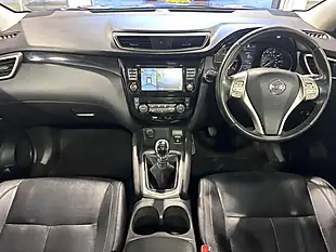 Used 2016 Nissan Qashqai Tekna Blue - Interior and Exterior details 9