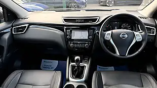 Used 2016 Nissan Qashqai Tekna Blue - Interior and Exterior details 10