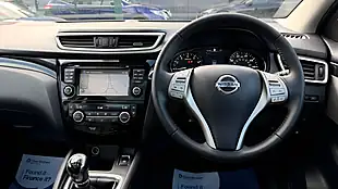 Used 2016 Nissan Qashqai Tekna Blue - Interior and Exterior details 12