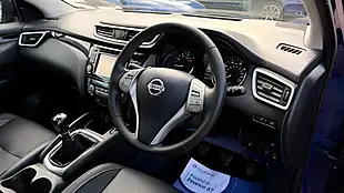 Used 2016 Nissan Qashqai Tekna Blue - Interior and Exterior details 14
