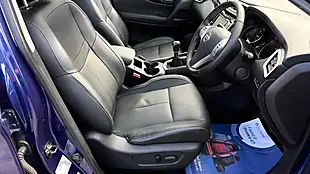 Used 2016 Nissan Qashqai Tekna Blue - Interior and Exterior details 15