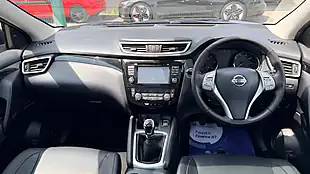 Used 2016 Nissan Qashqai Tekna Blue - Interior and Exterior details 10