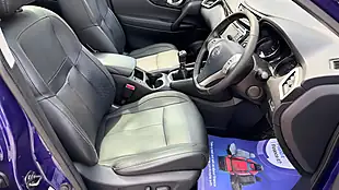 Used 2016 Nissan Qashqai Tekna Blue - Interior and Exterior details 14