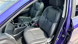 Used 2016 Nissan Qashqai Tekna Blue - Interior and Exterior details 18