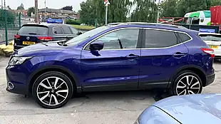 Used 2016 Nissan Qashqai Tekna Blue - Interior and Exterior details 6