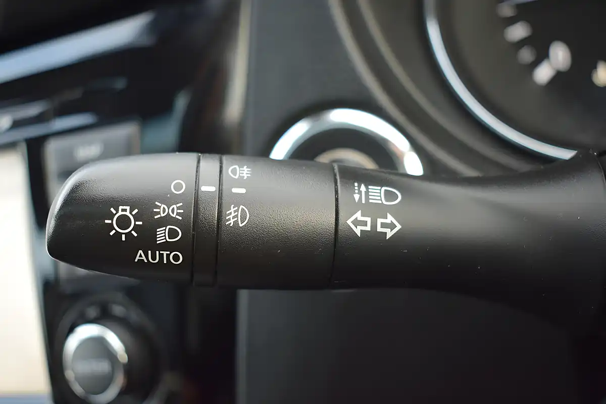 Used 2016 Nissan Qashqai Tekna Blue - Interior and Exterior details 17