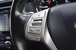 Used 2016 Nissan Qashqai Tekna Blue - Interior and Exterior details 18