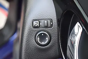 Used 2016 Nissan Qashqai Tekna Blue - Interior and Exterior details 20