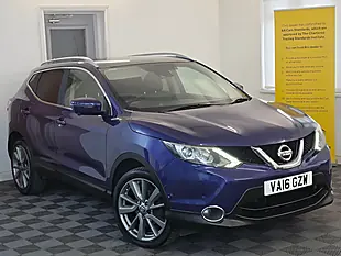 Used 2016 Nissan Qashqai Tekna Blue - Interior and Exterior details 3