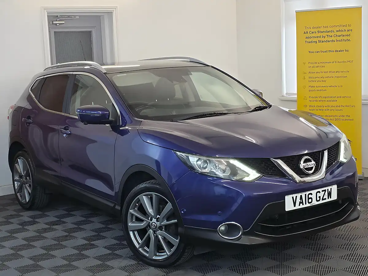 Used 2016 Nissan Qashqai Tekna Blue - Interior and Exterior details 3
