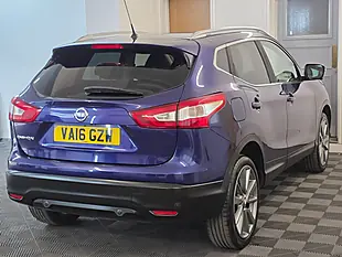 Used 2016 Nissan Qashqai Tekna Blue - Interior and Exterior details 4