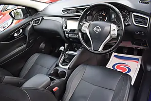 Used 2016 Nissan Qashqai Tekna Blue - Interior and Exterior details 7