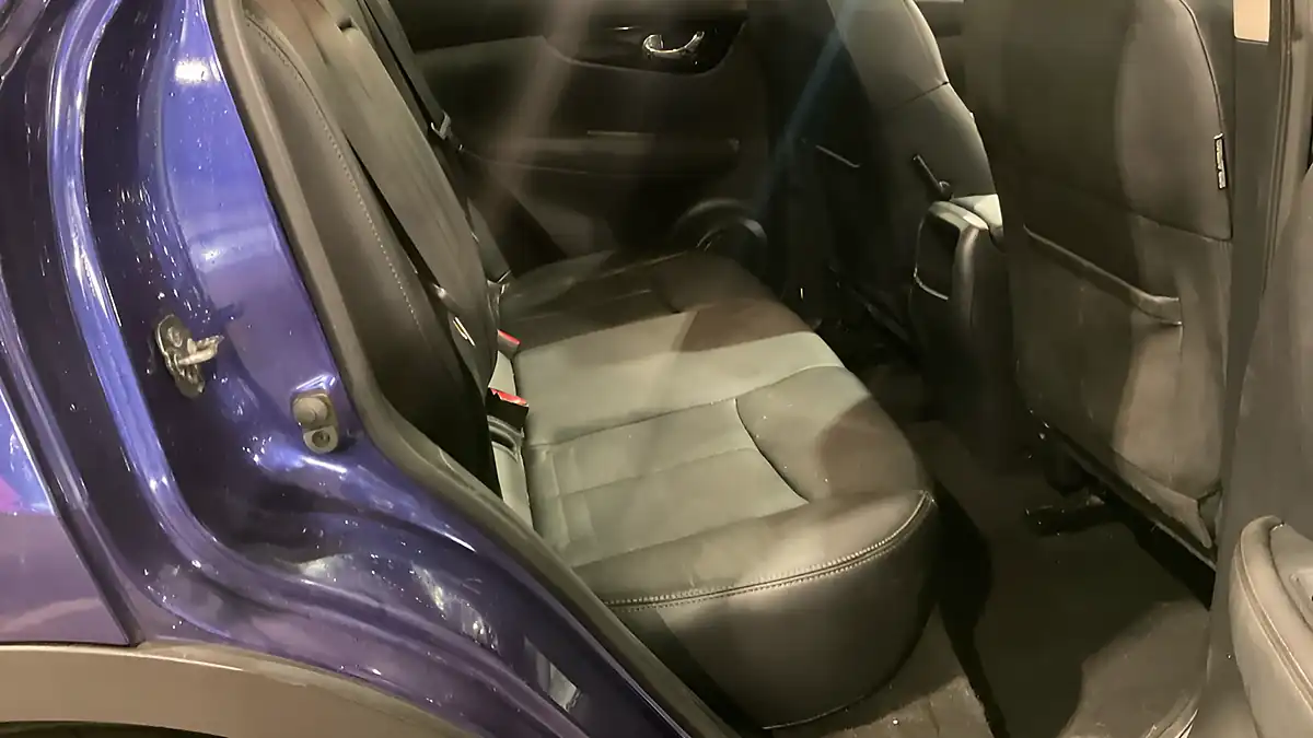 Used 2016 Nissan Qashqai Tekna Blue - Interior and Exterior details 10