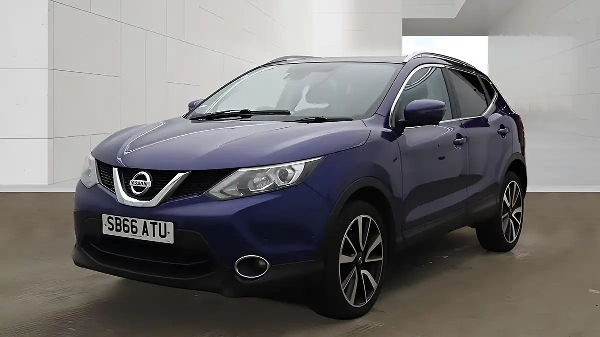Used 2016 Nissan Qashqai Tekna Blue - Interior and Exterior details 2