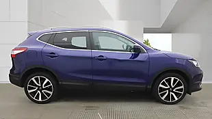 Used 2016 Nissan Qashqai Tekna Blue - Interior and Exterior details 5
