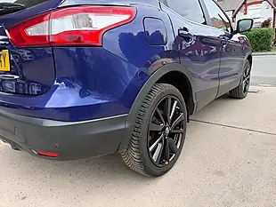 Used 2016 Nissan Qashqai Tekna Blue - Interior and Exterior details 10