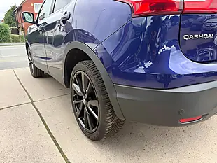 Used 2016 Nissan Qashqai Tekna Blue - Interior and Exterior details 11