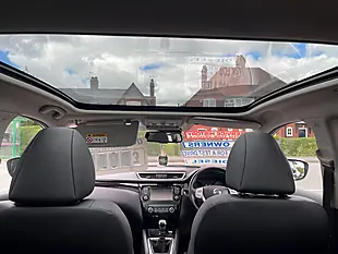 Used 2016 Nissan Qashqai Tekna Blue - Interior and Exterior details 15