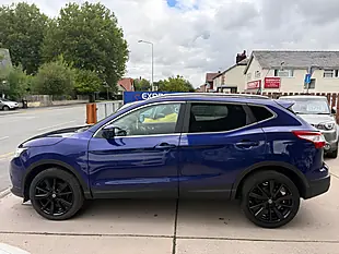 Used 2016 Nissan Qashqai Tekna Blue - Interior and Exterior details 6