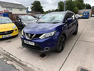 Used 2016 Nissan Qashqai Tekna Blue - Interior and Exterior details 7